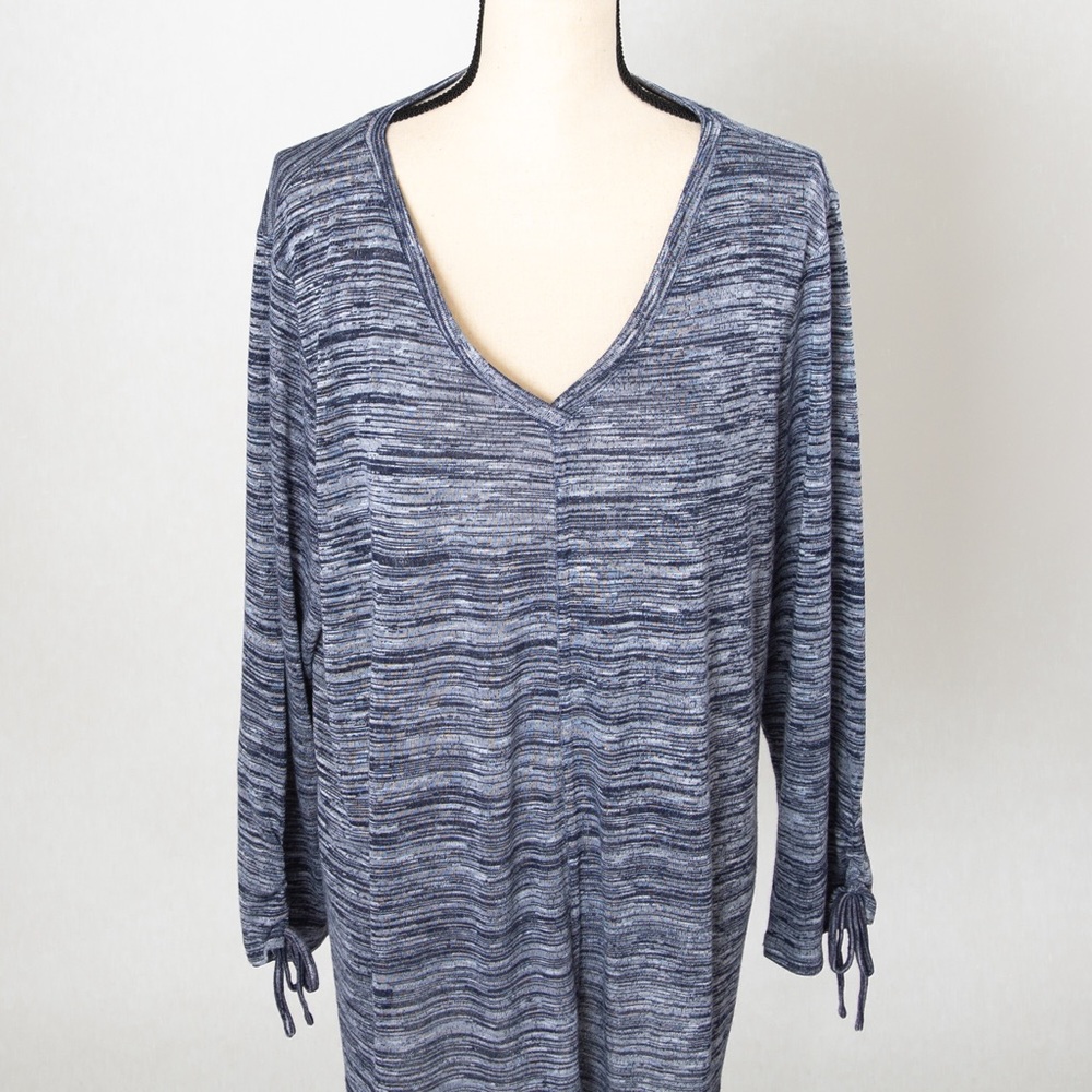 C Est 1946 v-neck 3/4 length sleeve top with gathered tie sleeves size 22/24W